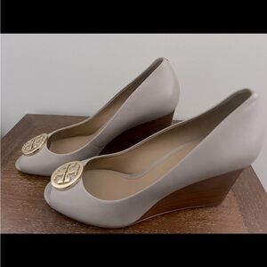 Tory Burch- Juliaane Wedge Women’s size 8